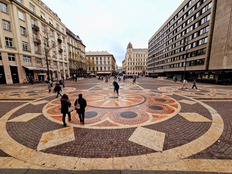 Pesti séta a belvárosban, a Szent István tér