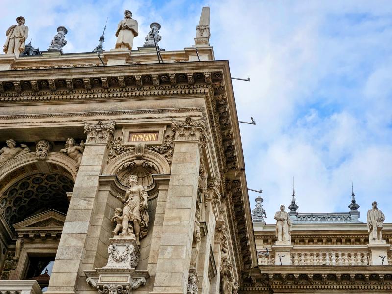 Budapest Unseen: A Sensory City Walk for Visually Impaired, Opera