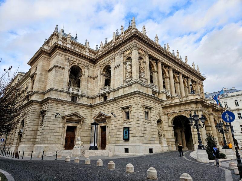 Budapest Unseen: A Sensory City Walk for Visually Impaired, Opera