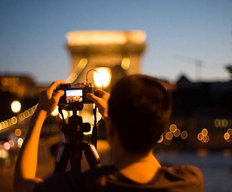 Night‑time Photowalk